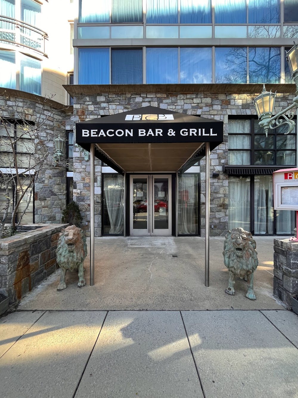 Beacon Bar & Grill