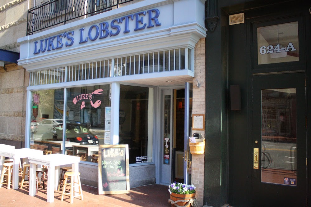 Luke’s Lobster Penn Quarter