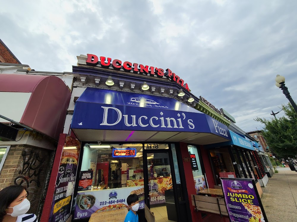 Duccini’s Pizza