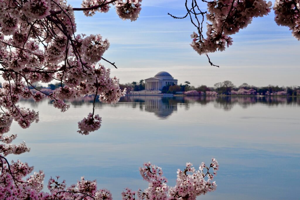 boat tour of the Potomac River